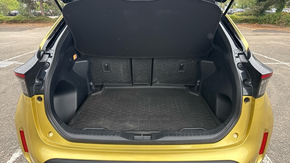 Toyota Yaris Cross Excel White #13