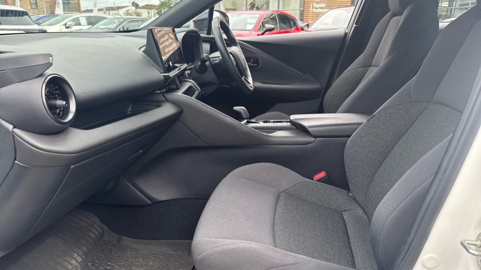 Toyota C-Hr 1.8 Vvt-h Icon Suv Hybrid Cvt Euro 6 S White #5
