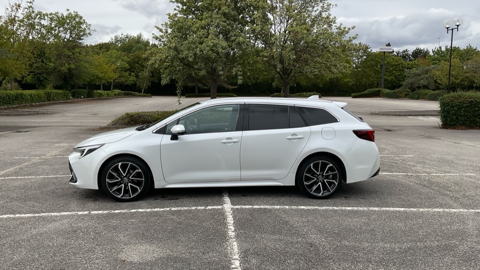 Toyota Corolla Design White #24