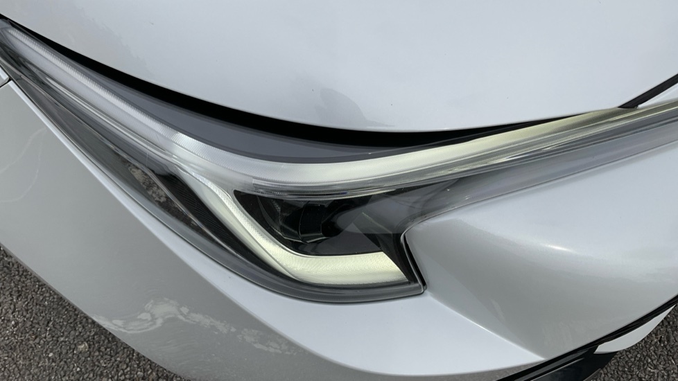 Toyota Corolla Design White #20