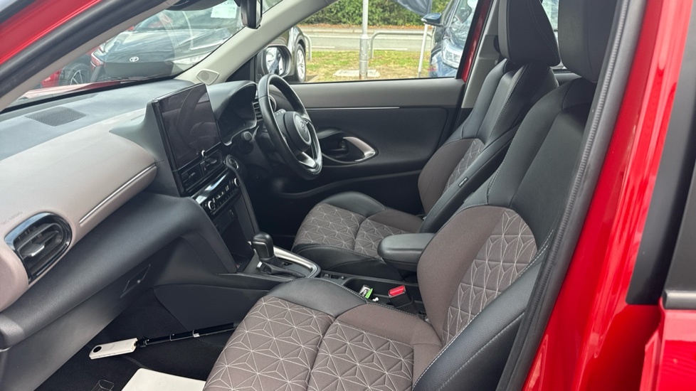 Toyota Yaris Cross 1.5 Vvt-h Excel E-cvt Euro 6 Ss Red #5