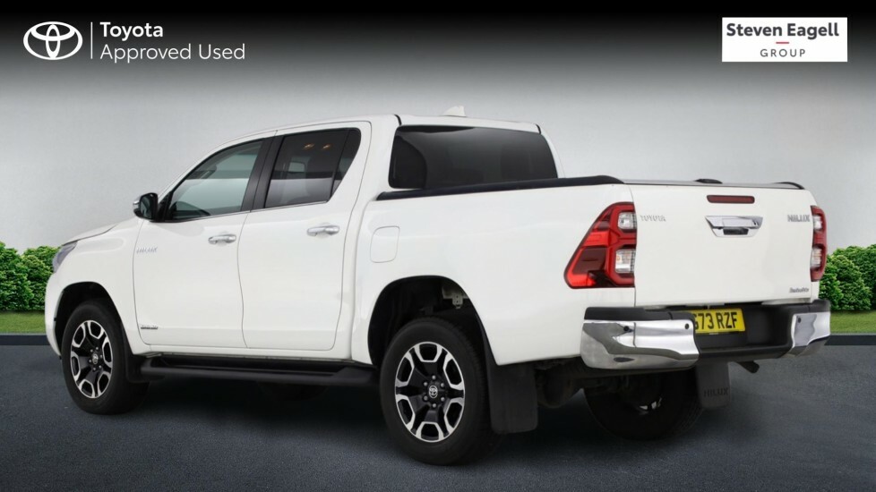 Toyota HILUX 2.4 D-4d Invincible Pickup Double Cab M White #4