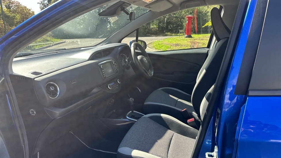 Toyota Yaris 1.5 Vvt-h Y20 Bi-tone E-cvt Euro 6 Ss Blue #5