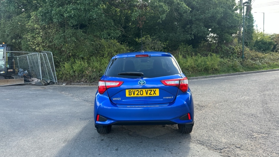 Toyota Yaris Dynamic White #26