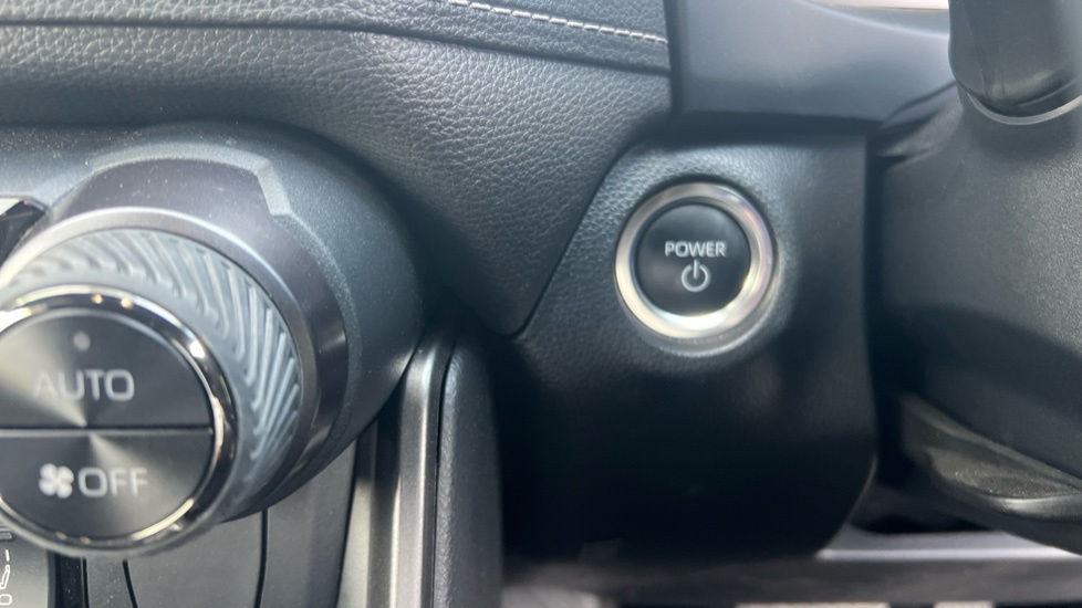 Toyota Rav 4 Auto Invincible Silver #16