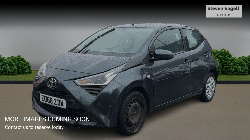 Toyota Aygo Hatchback White #3