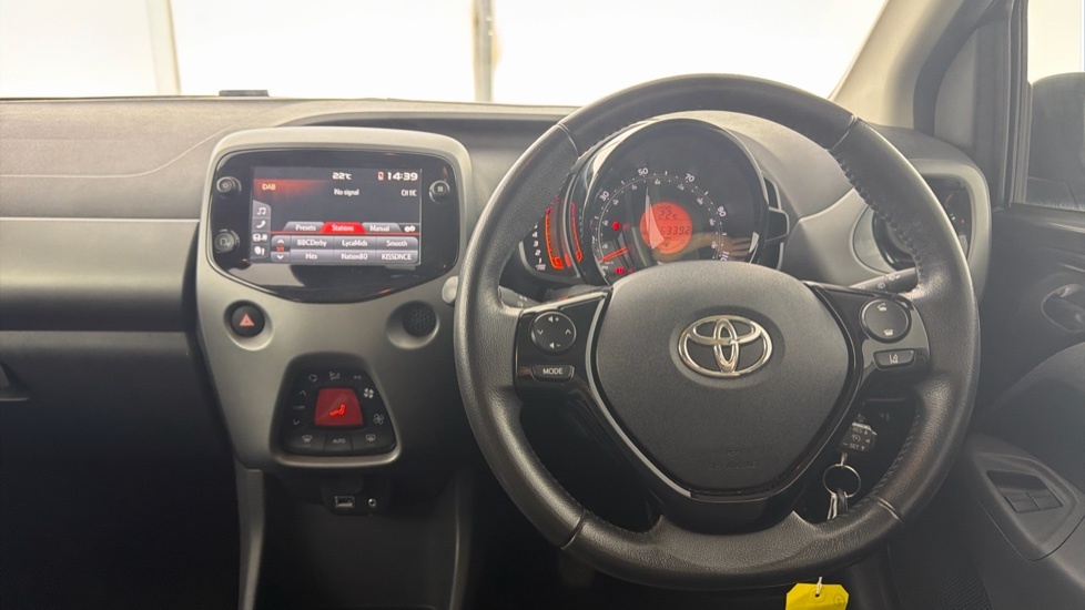 Toyota Aygo Hatchback White #7