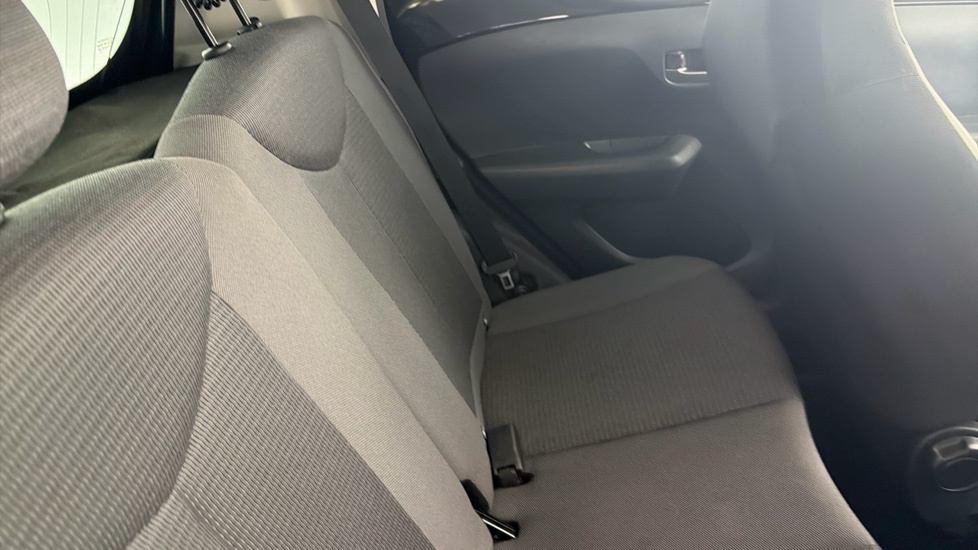 Toyota Aygo Hatchback White #8