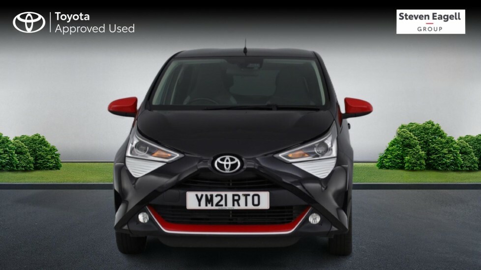 Toyota Aygo Hatchback White #22