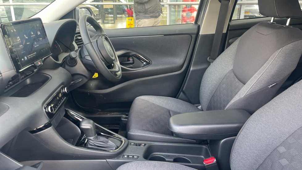 Toyota Yaris 1.5 Vvt-h Design Hatchback Hybrid E-cvt Grey #5