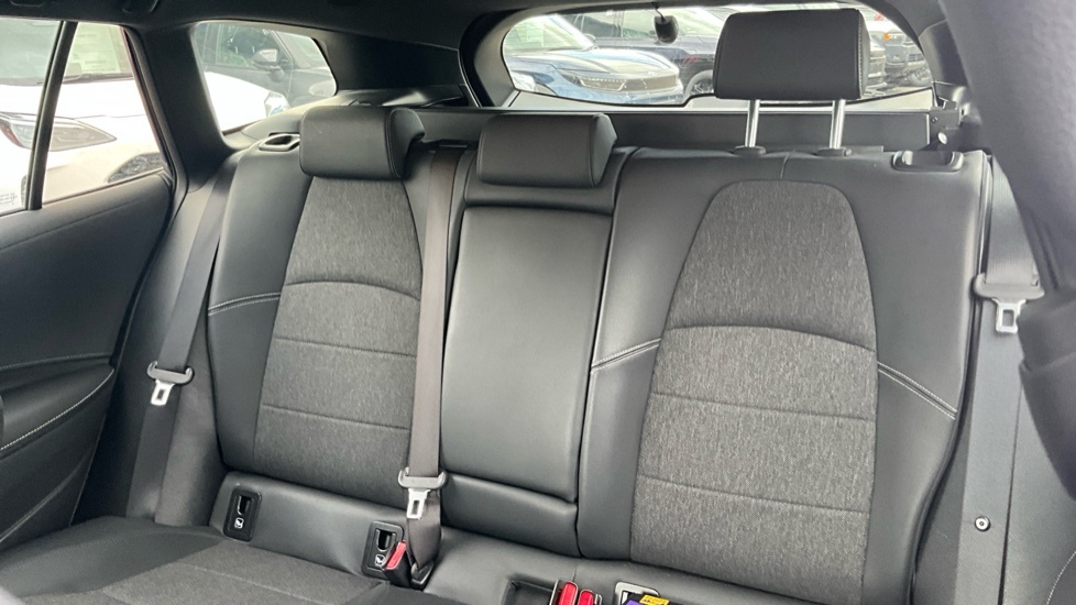 Toyota Corolla 2022 72 2.0 #36