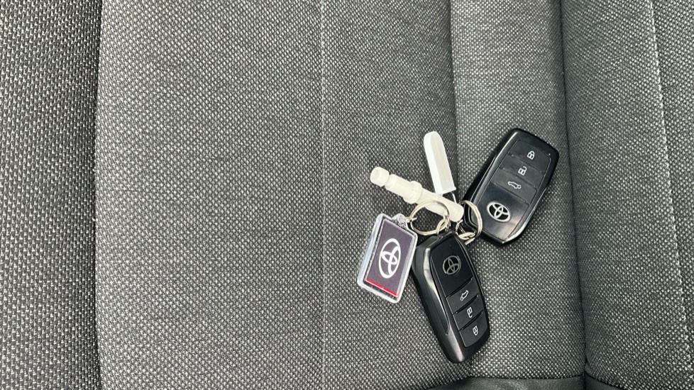 Toyota Corolla 2022 72 2.0 #27