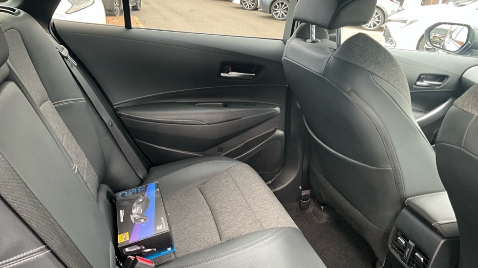 Toyota Corolla 2022 72 2.0 #8
