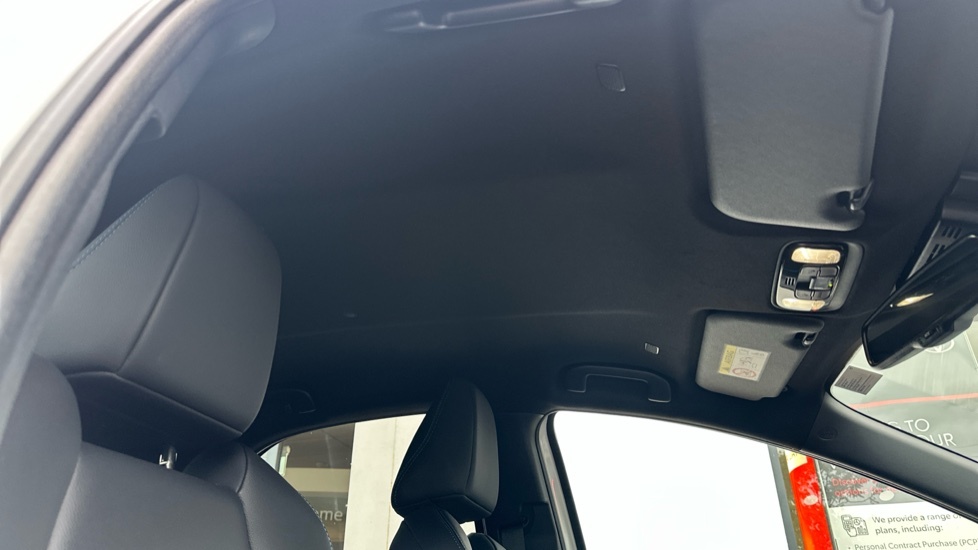 Toyota Yaris Hatchback Blue #19