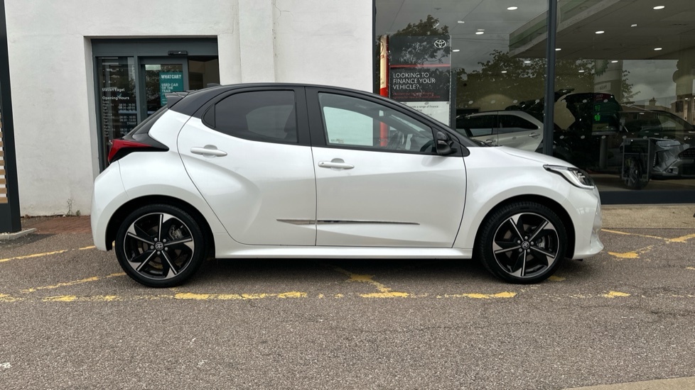 Toyota Yaris Hatchback Blue #23