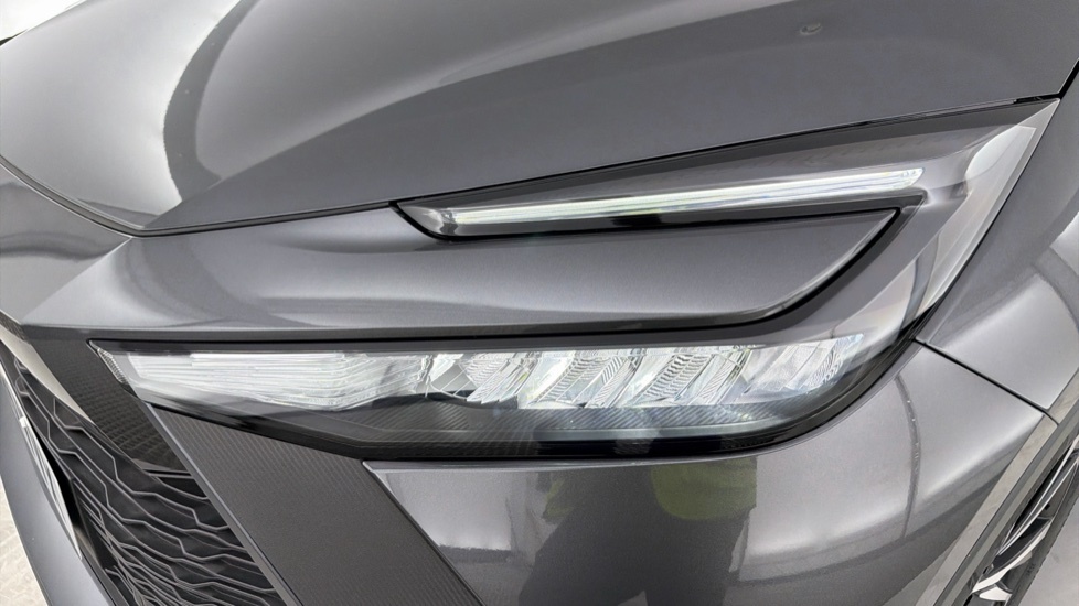 Toyota C-Hr Design White #20
