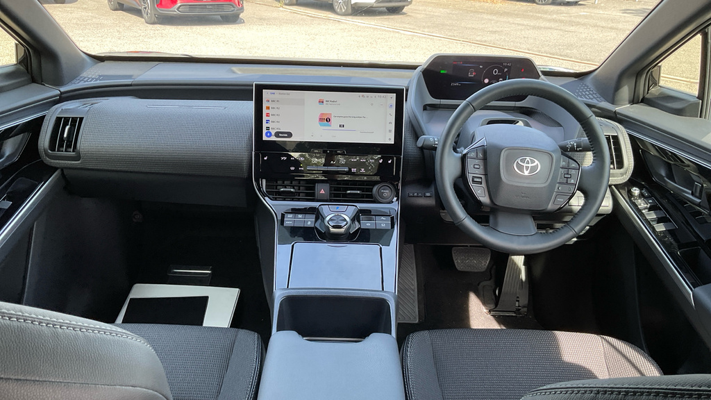 Toyota bZ4X 71.4Kwh Motion 11Kw Obc Black #6