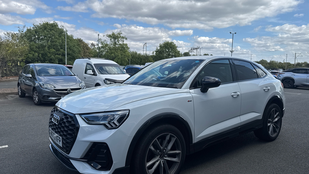 Audi Q3 35 Tfsi S Tronic Black Edition Black #25