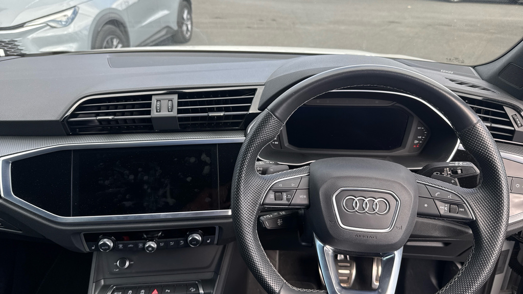Audi Q3 35 Tfsi S Tronic Black Edition Black #38