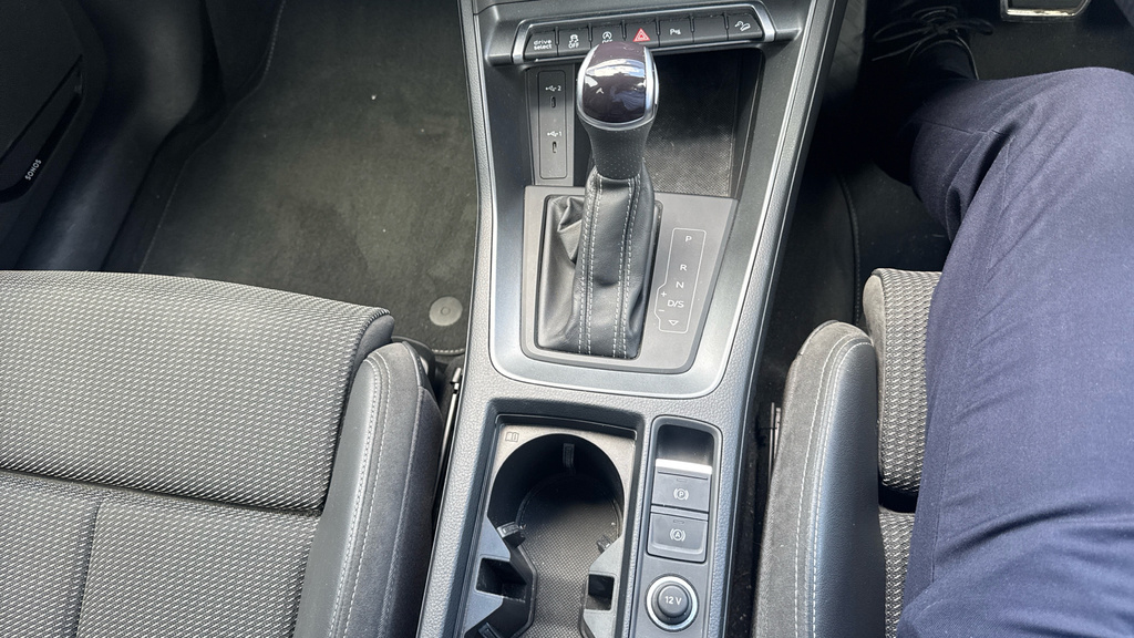 Audi Q3 35 Tfsi S Tronic Black Edition Black #44