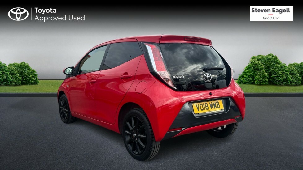 Toyota Aygo 1.0 Vvt-i X-style X-shift Euro 6 Red #2