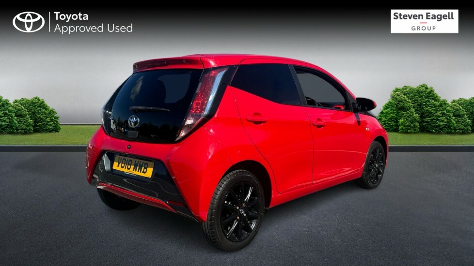 Toyota Aygo 1.0 Vvt-i X-style X-shift Euro 6 Red #4