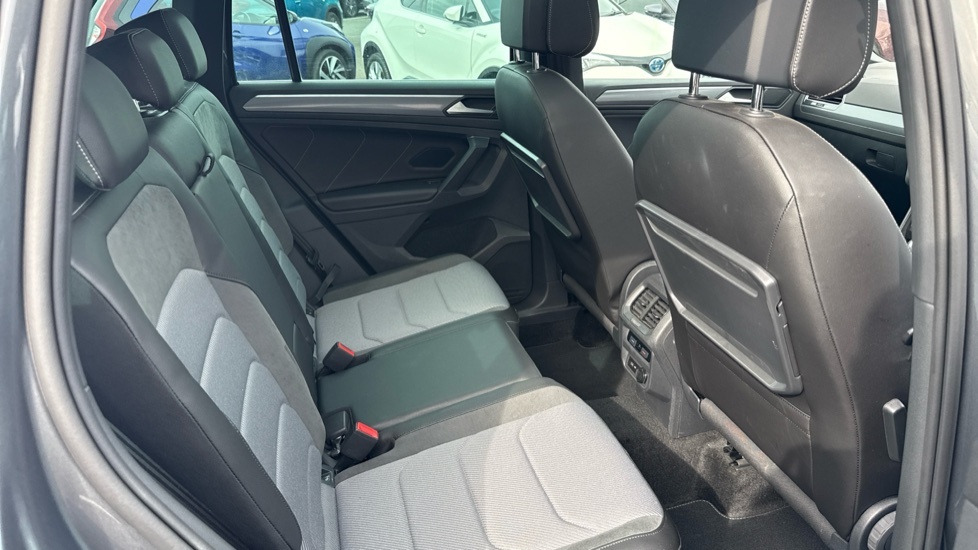 Volkswagen Tiguan Elegance Grey #8