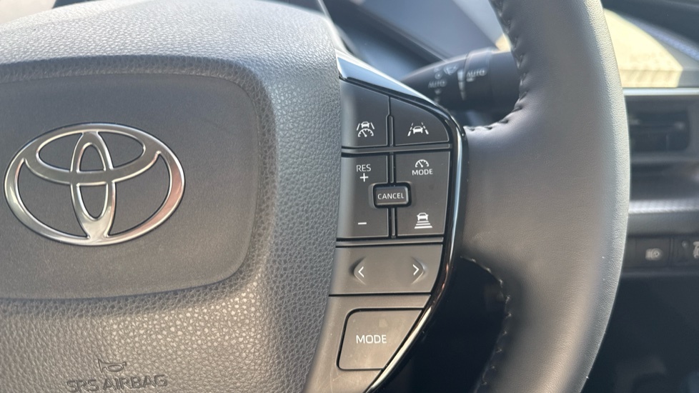 Toyota Prius 2.0 Phev Design Cvt Hatchback Black #31