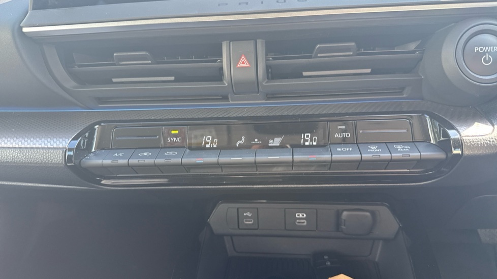Toyota Prius 2.0 Phev Design Cvt Hatchback Black #29
