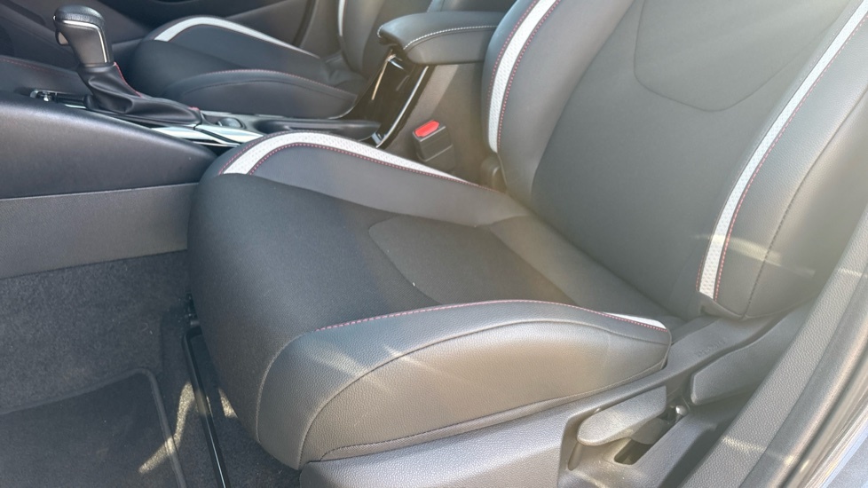 Toyota Corolla 2023 72 1.8  #17