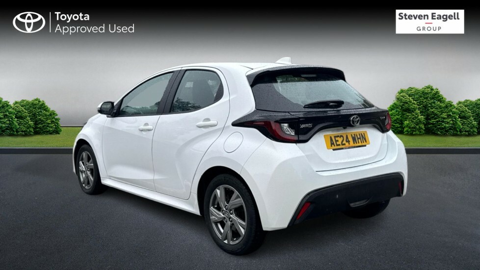 Toyota Yaris 1.5 Vvt-h Icon E-cvt Euro 6 Ss White #4
