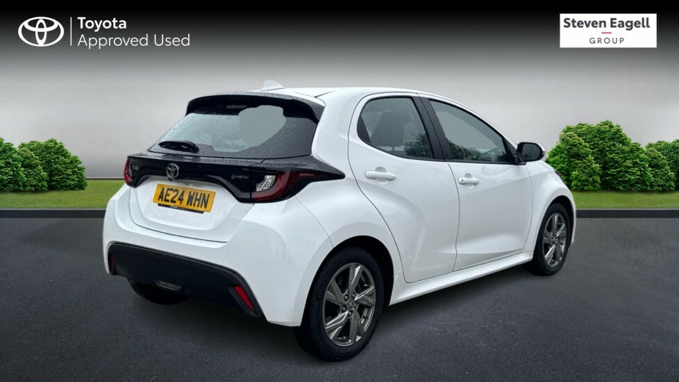 Toyota Yaris 1.5 Vvt-h Icon E-cvt Euro 6 Ss White #2