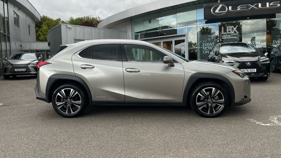 Lexus UX 250H Takumi 108 Silver #23