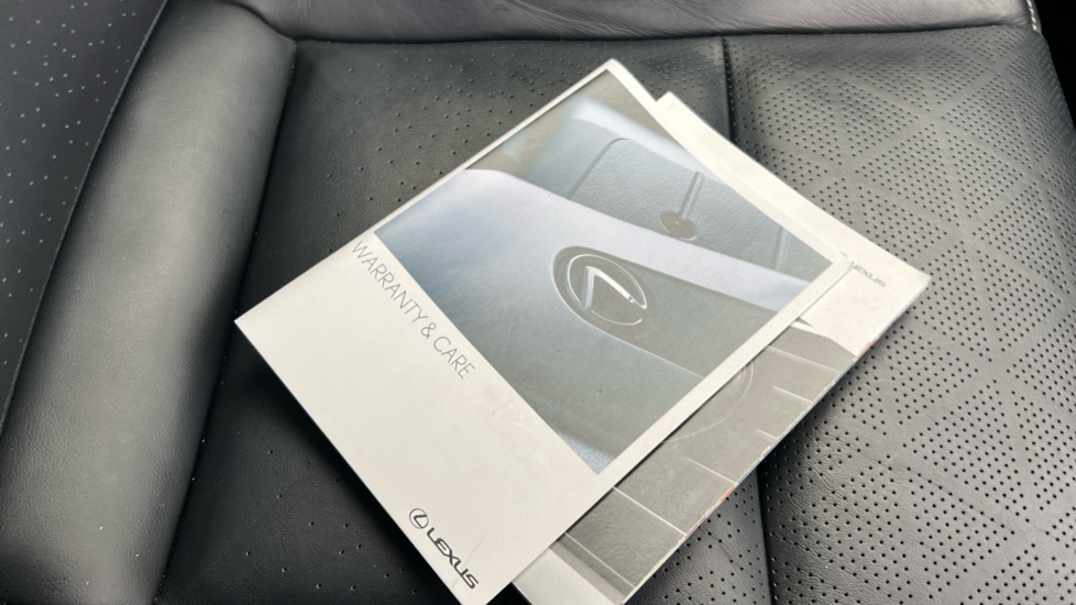 Lexus UX 250H Takumi 108 Silver #27