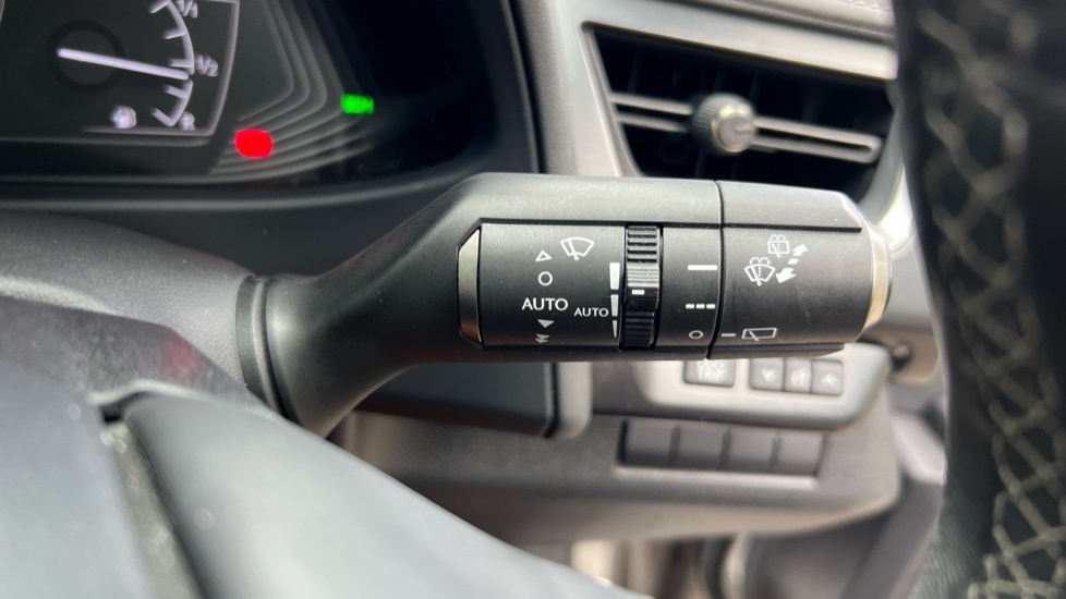 Lexus UX 250H Takumi 108 Silver #46
