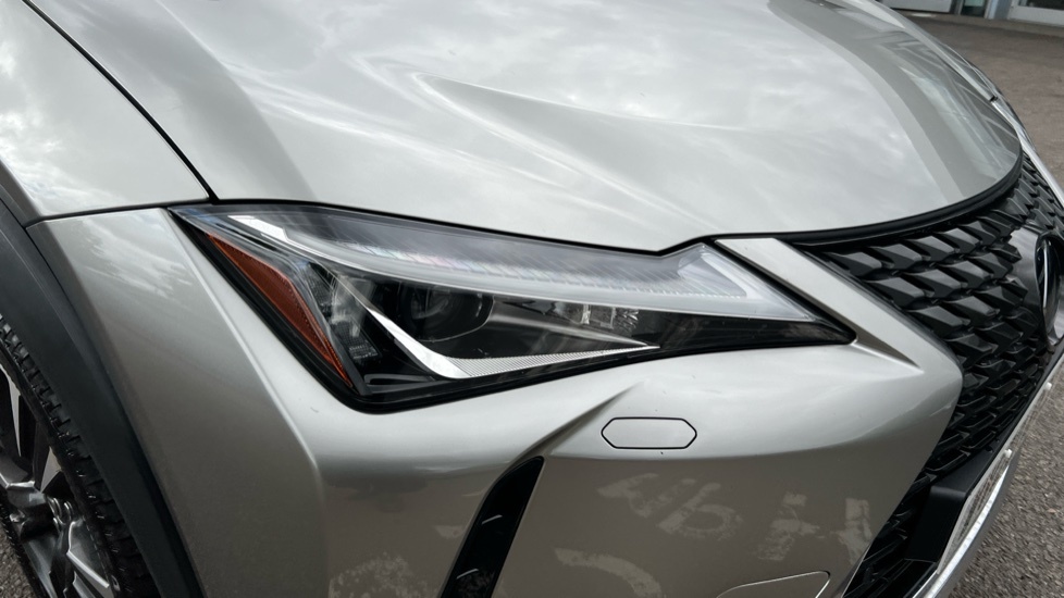 Lexus UX 250H Takumi 108 Silver #21