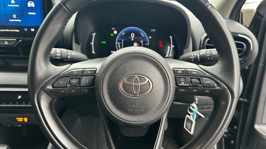 Toyota Yaris Design Black #9