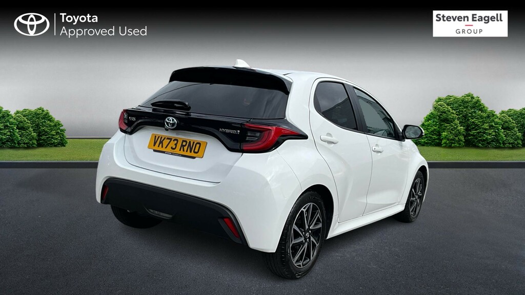 Toyota Yaris 1.5 Vvt-h Design E-cvt Euro 6 Ss White #2