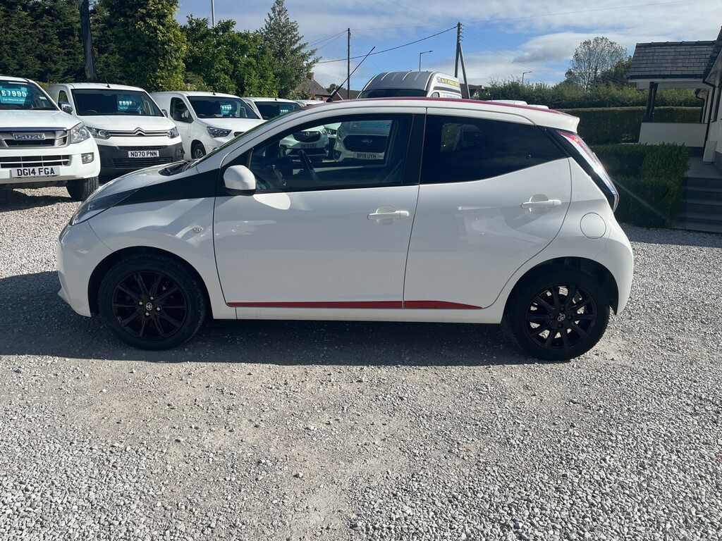 Toyota Aygo 1.0 Vvt-i X-press White #5