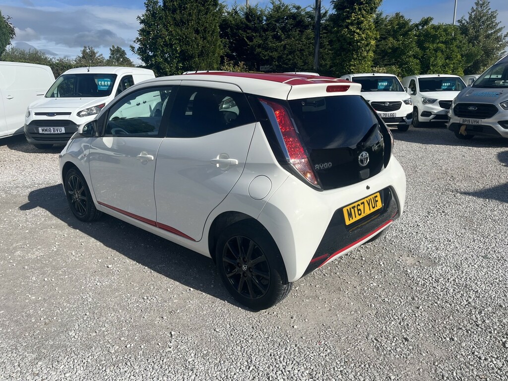 Toyota Aygo 1.0 Vvt-i X-press White #6
