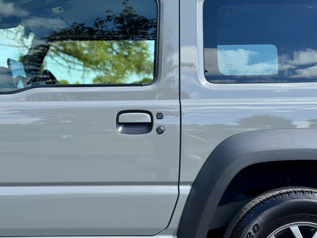 Suzuki Jimny Suv White #19
