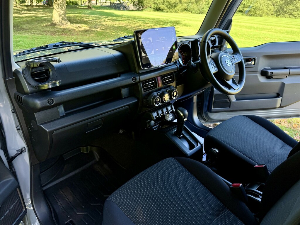 Suzuki Jimny Suv White #27