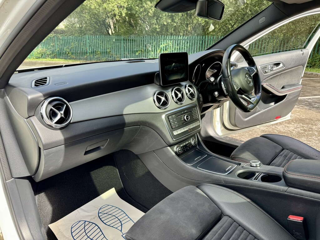 Mercedes-Benz GLA Class 2017 2.1 Gla220d Amg Line Premium Suv Black #19