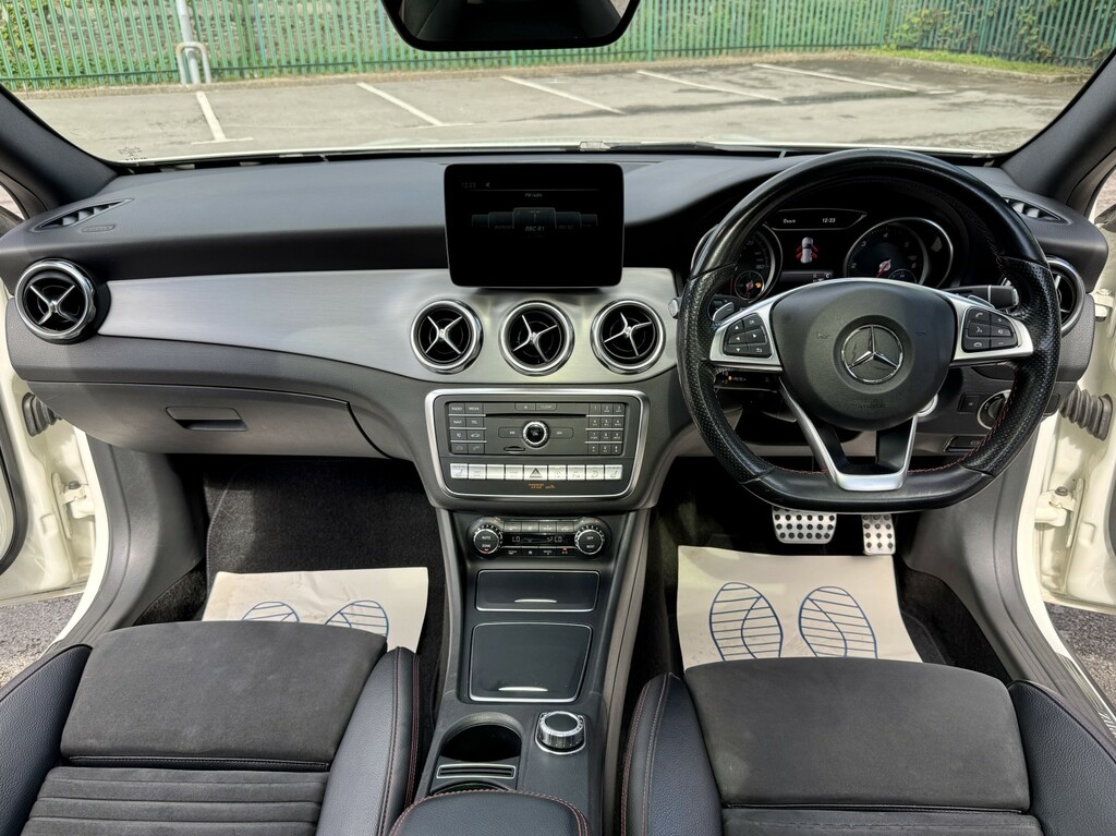 Mercedes-Benz GLA Class 2.1 Gla200d Amg Line White #5