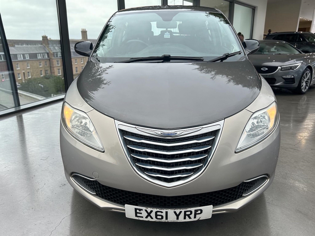 Chrysler Ypsilon Ypsilon Se Multijet Brown #3