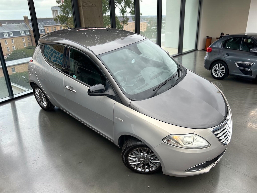 Chrysler Ypsilon Ypsilon Se Multijet Brown #2