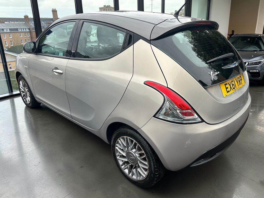 Chrysler Ypsilon Ypsilon Se Multijet Brown #5