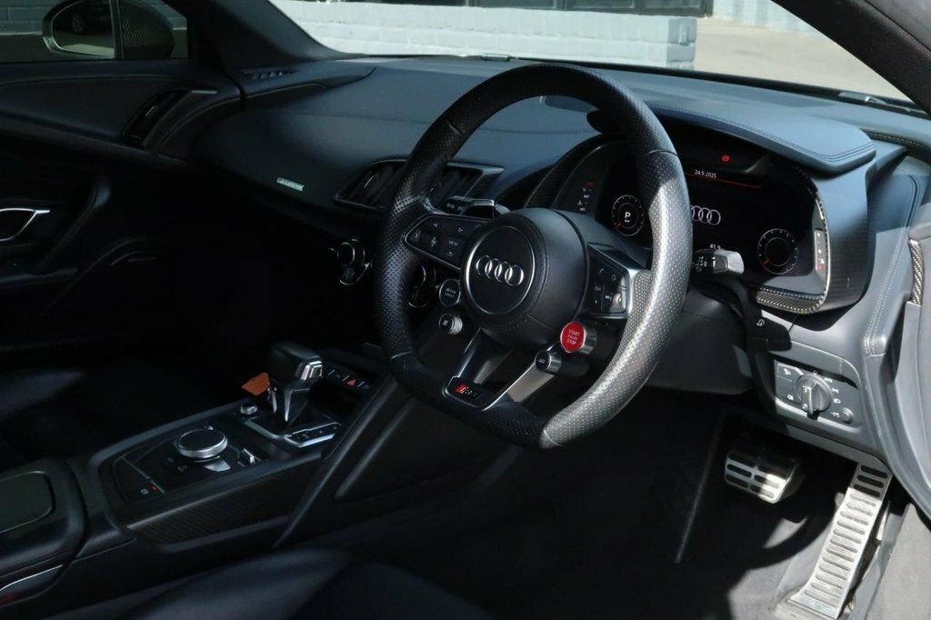 Audi R8 5.2L Plus Black #3