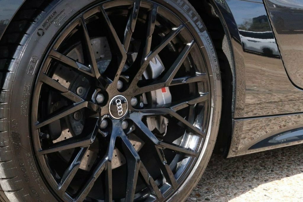 Audi R8 5.2L Plus Black #5