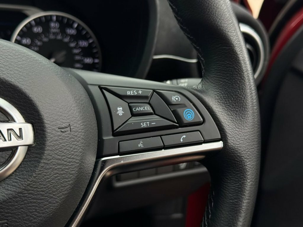 Nissan Juke Dig-t N-connecta Black #8